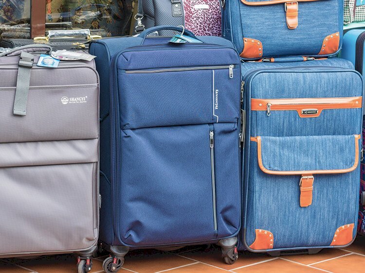 How Can Using Luggage Storage Services Help?
